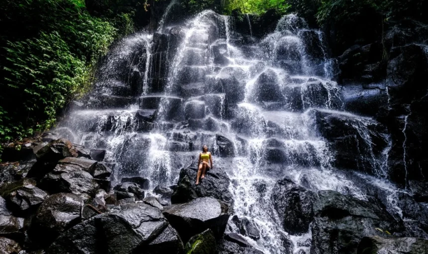 Kanto lampo Waterfall